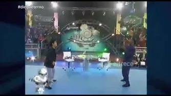 حرکت باحال مارادونا و پله در برنامه زنده!