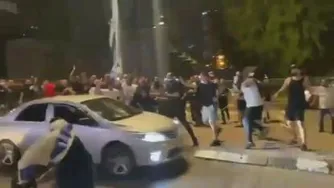 حمله وحشیانه صهیونیست ها به خودرو یک فلسطینی