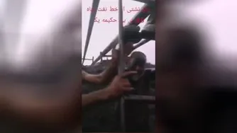 کارگران زحمت کش نفت در دل بیابان