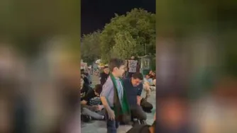 شعر خوانی زیبای یک کودک در پارک