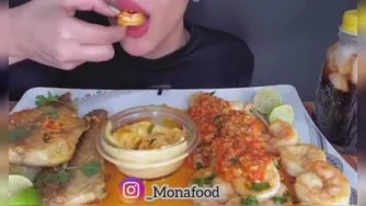 Mona food🤩موکبانگ 💣با صدای بلند گوش کنید😛😛😛