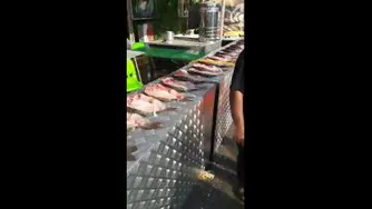 اماده کردن غذای زائرین پیاده روی کربلا