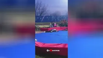 نمایش با مار سه متری و نتیجه تاسف انگیز در انتها😳