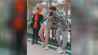 دهنت خیلی بو میده