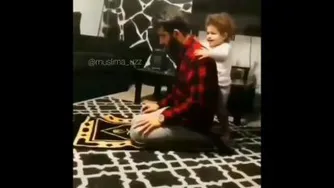 بچه نماز خون