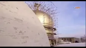 عملیات شستشو و تنظیف گنبد منور امام رضا (ع) توسط خدام حرم مطهر رضوی❤