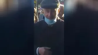 تارنوازی کنار خیابان