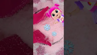 اون برف صورتی رو نخور! 🌨️ کاردستی کریسمس با فرشته کوچولو — آموزش DIY