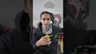 این لیوان هیچ چیزی نمی‌ریزد! | شورتز