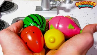 ویدیوهای آموزشی اسباب‌بازی غذا برای کودکان - بیایید با جنوویو، پرندۀ پرانرژی، کلمات غذا را یاد بگیریم