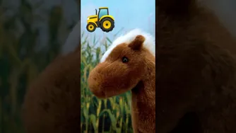 نیییی... کشاورز بلِیپی اسب را داخل تراکتور باحالش سوار می‌کند! 🚜🐴 (کلیپ کوتاه)