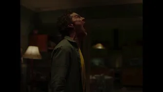 فیلم موجودی با پر The Thing with Feathers 2025 با زیرنویس فارسی