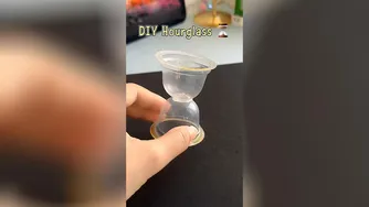 You can make a fun hourglass toy✨ shorts art diy muktaartandcraft youtubesho