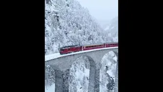فیلم عبور قطار از میان گردنه های برف گیر اروپا