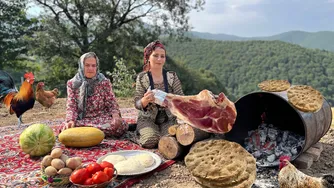 پخت چند غذای پرحجم در بشکه‌ی آهنی روی آتش هیزمی | زندگی روستایی