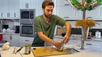 😟☠️ آیا هر چیزی می‌تواند بستنی بشود؟ (مثل بستنی تن ماهی🤮)
