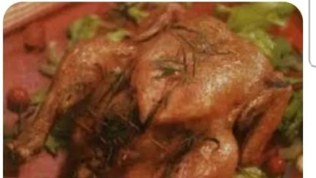طرز تهیه مرغ شکم پر با سس کرفس