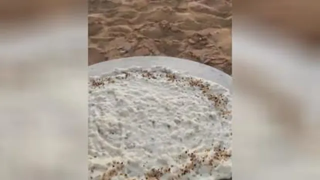 پختن نان محلی درلارستان فارس به اسم بالاتوه