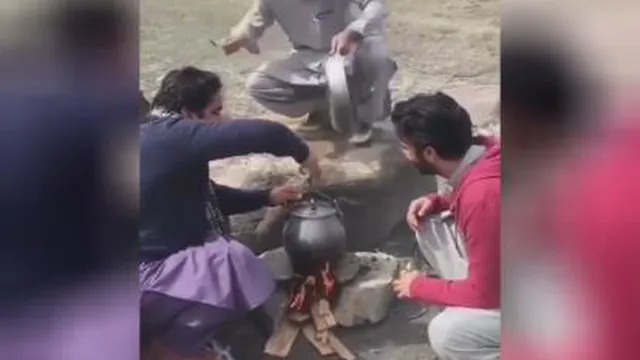 بیچاره ترسید