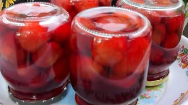طرز تهیه کمپوت توت فرنگی خونگی خوشمزه باطعمی بینظیر
