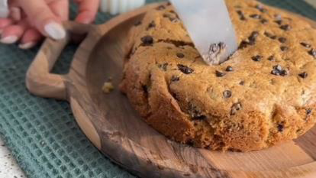 طرز تهیه کیک کوکی شکلاتی خوشمزه باطعمی بینظیر