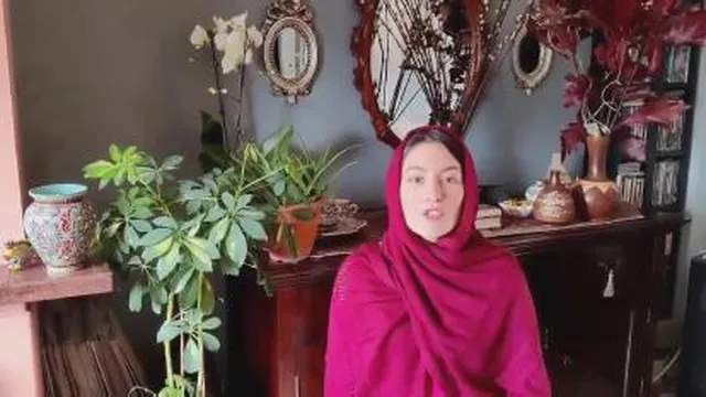 خواندن شعر فریدون مشیری توسط بازیگر یونانی