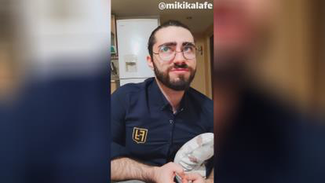 محمود سنگی 😂