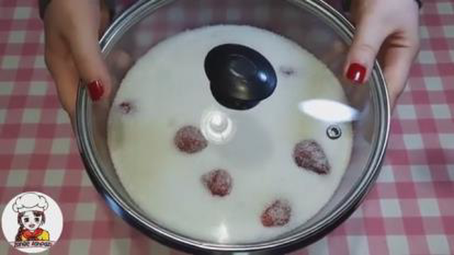 طرز تهیه. مربای توت فرنگی بسیار خوشمزه
