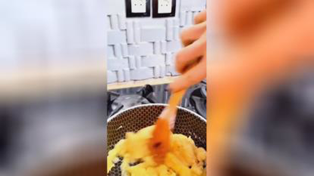 طرزتهیه نون خامه ای باموادساده
