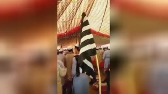 لحظه انفجار تروریستی در یک مسجد در پاکستان