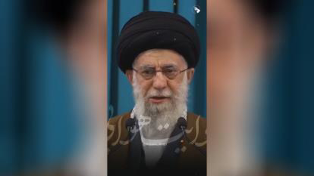 بغض رهبر در سلام به قائم منتظر