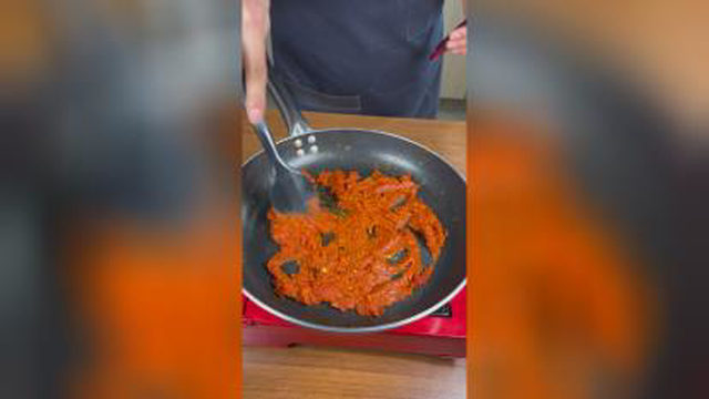 پاستا پومودورو(اصل ایتالیا)