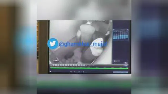 نخستین فیلم از پدر و مادر بابک خرم دین هنگام انتقال جسد فرزندشان