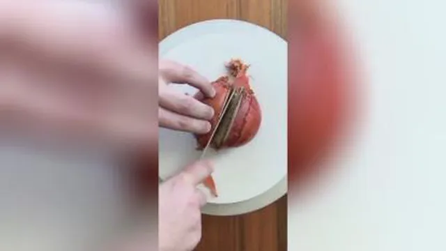 وقتی خوراکیهارو میخوایی از دسته بچه ها مخفی کنی