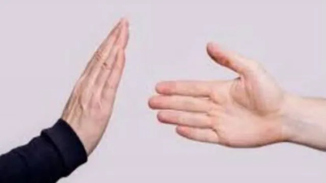 دست دادن زن و مرد