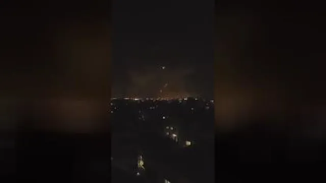 تصویر ثبت شده از غزه از مقابله پدافند هوایی رژیم صهیونیستی با موشک های مقاومت فل