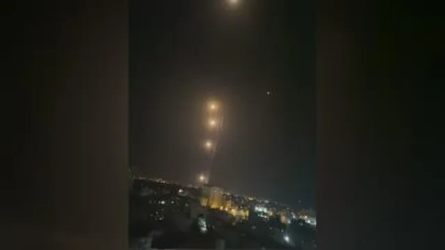 لحظه آغاز حملات راکتی مقاومت به تل‌آویو.
