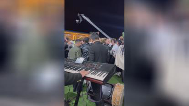 لری.