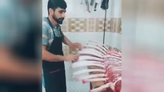یه جوری حس گرفته آدم باورش نمیشه این  که جلوشه پیانو نیست😂😂