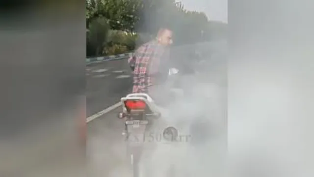 حرکت نمایشی سی بی 1300