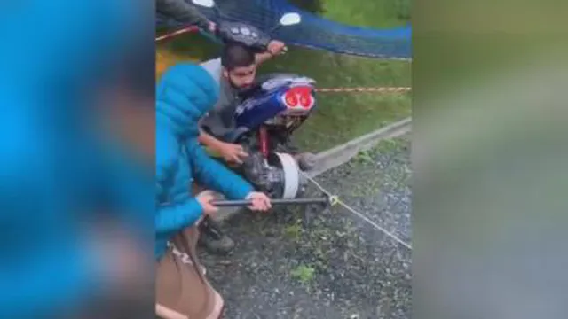 ایده جالب برای اسکی سواری روی آب😂😯✌