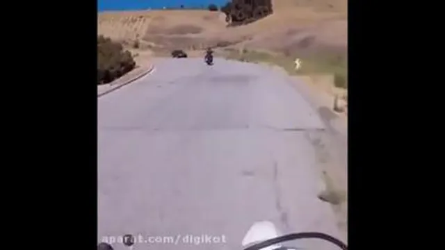 موتور سواری تصادف عجیب