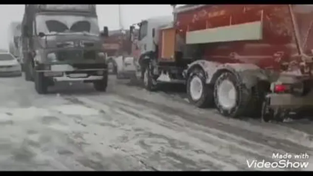 جاده لغزنده فروزکوه