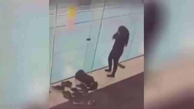 دختر است دیگ😂😂