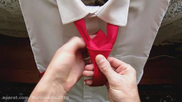آموزش بستن کراوات دو گره ساده