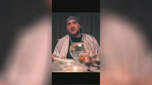 کچل ها خوش شانس اند/ بازکردن بخت دختران