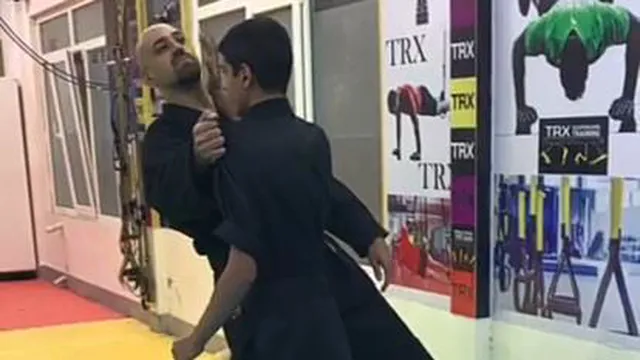 دفاع شخصی موقع کشیدن