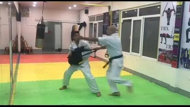 آموزش دفاع شخصی