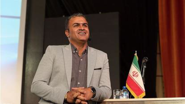صحبتهای آقای علی معارفی