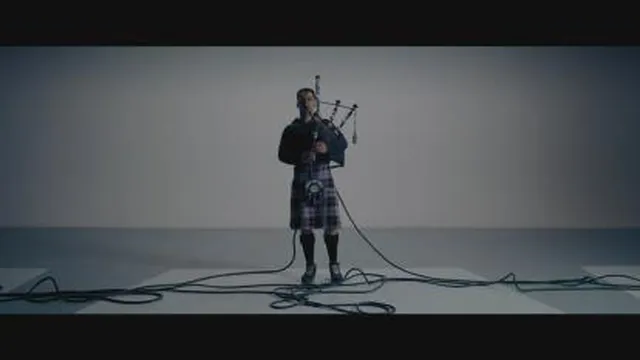 دانلود موزیک ویدئوی جدید دیجی علی گیتور به نام Bang That Drum ..